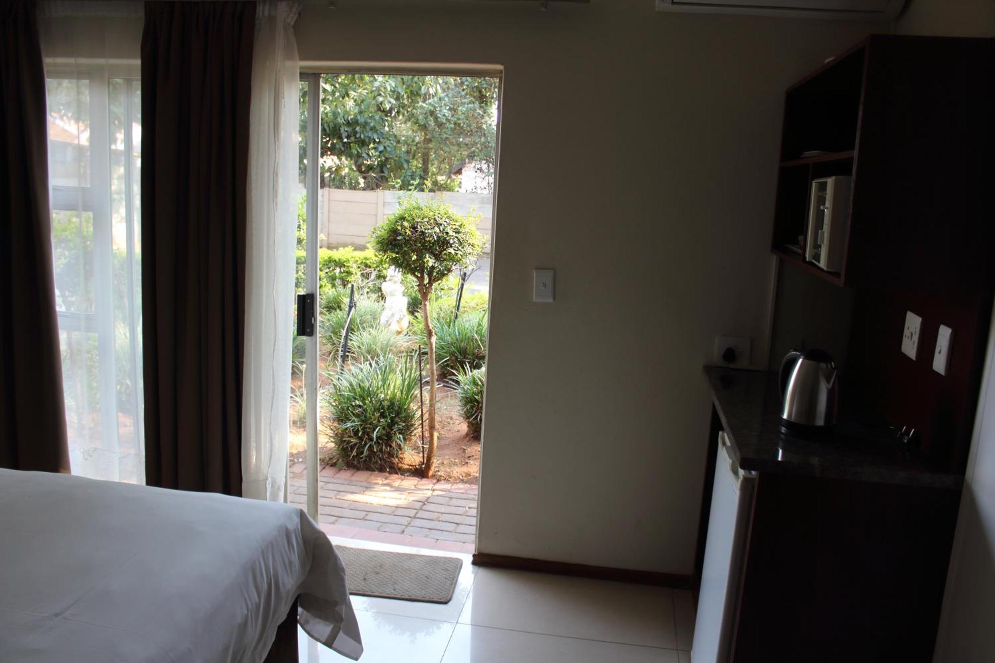 Purple Olive Guest House Pretoria-Noord Esterno foto