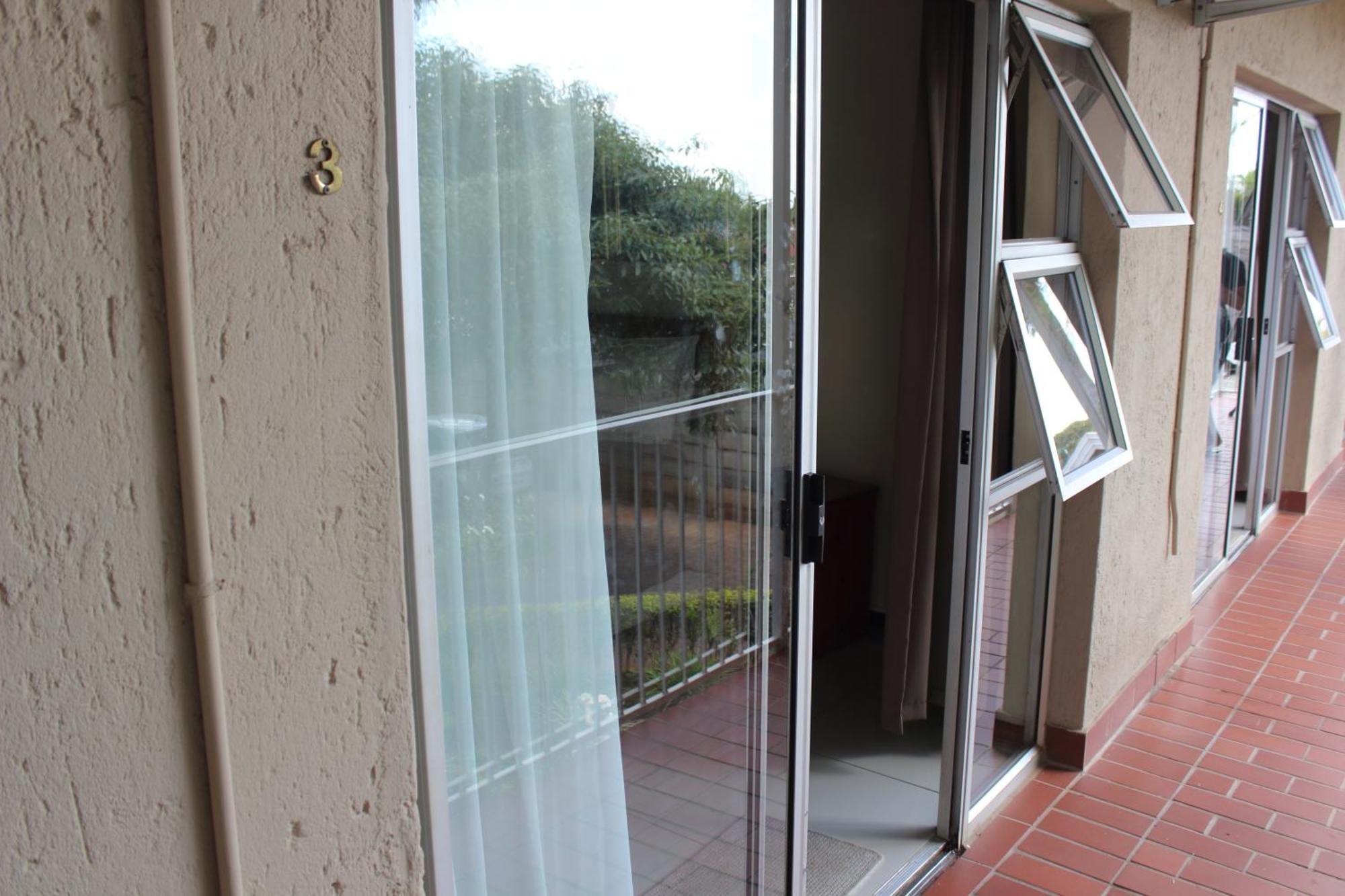 Purple Olive Guest House Pretoria-Noord Esterno foto