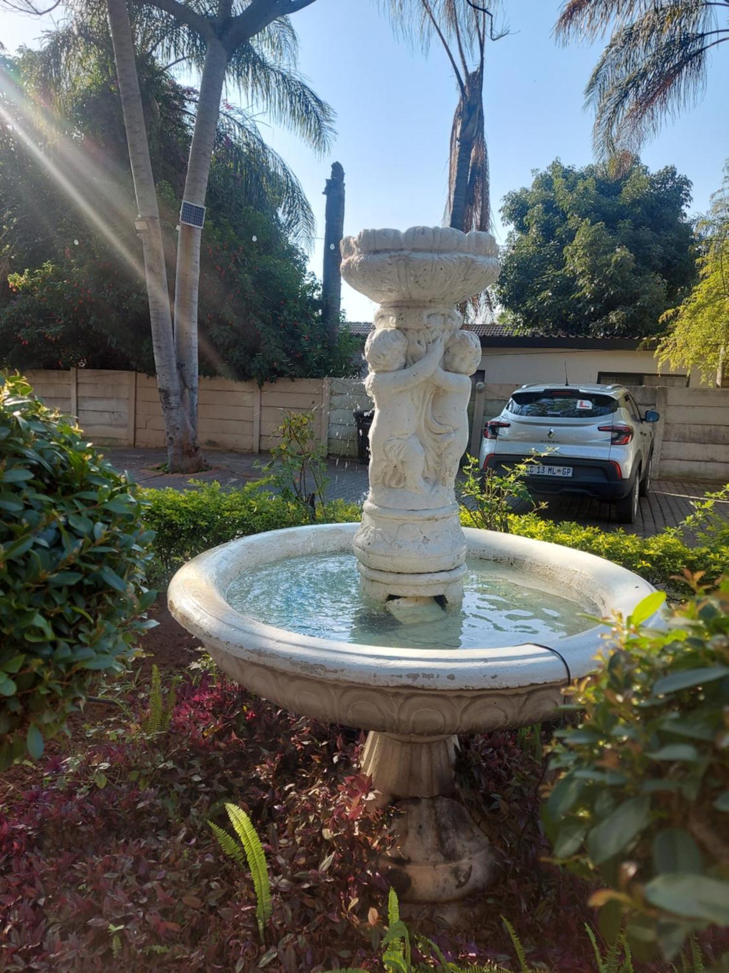 Purple Olive Guest House Pretoria-Noord Esterno foto