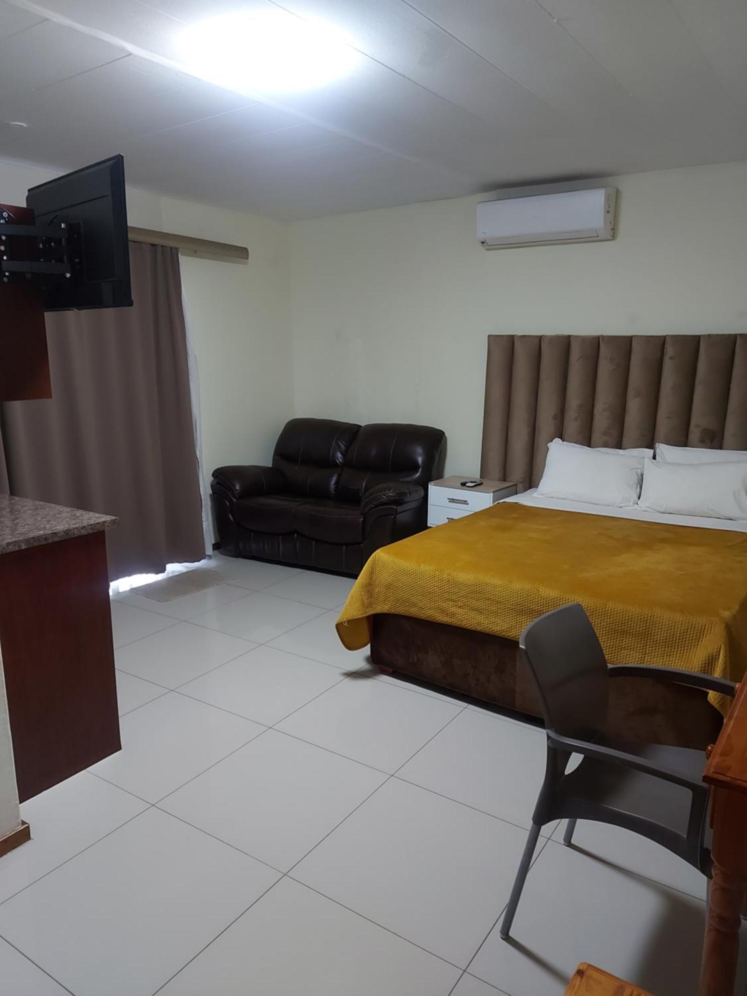 Purple Olive Guest House Pretoria-Noord Esterno foto