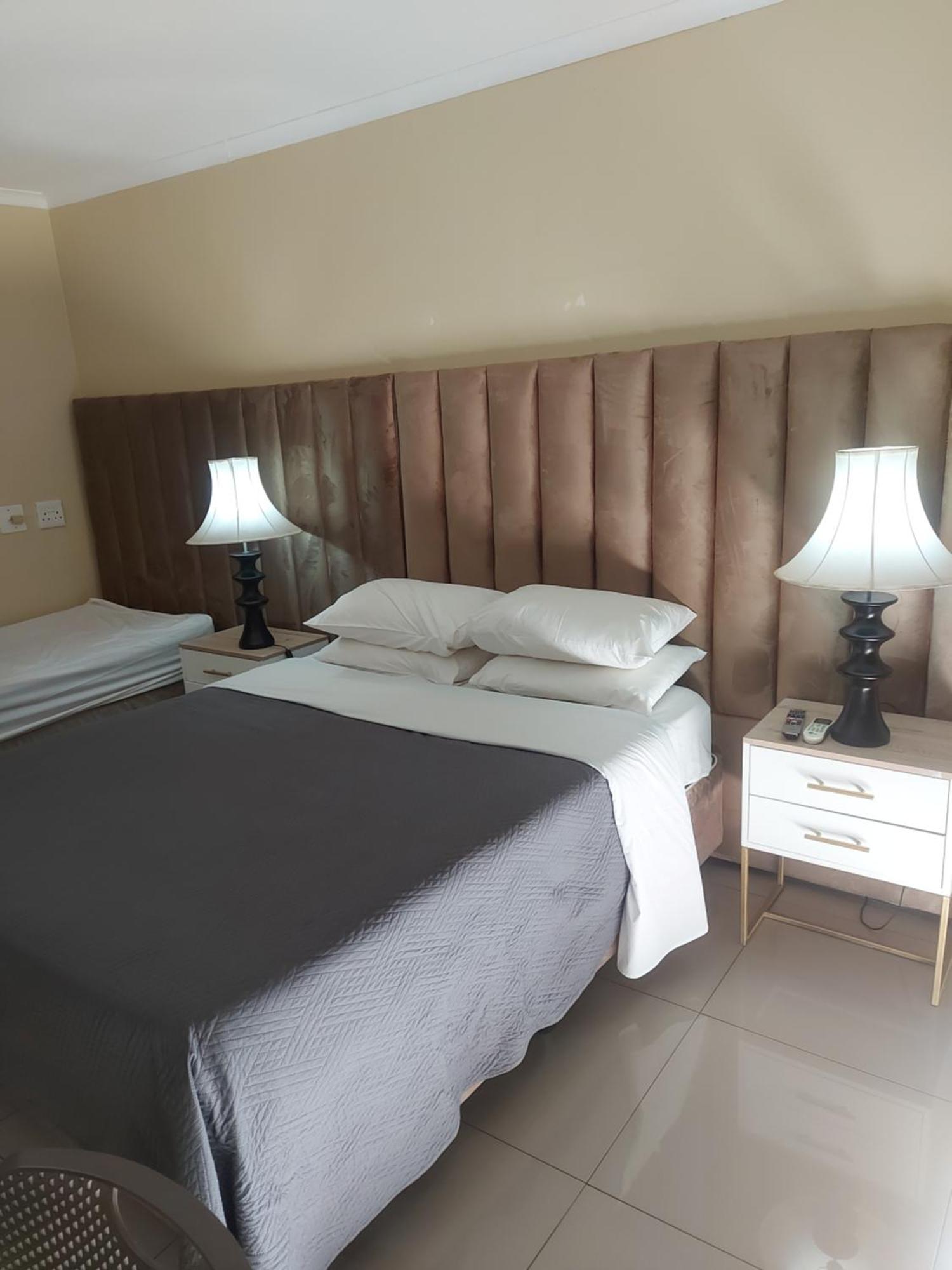 Purple Olive Guest House Pretoria-Noord Esterno foto